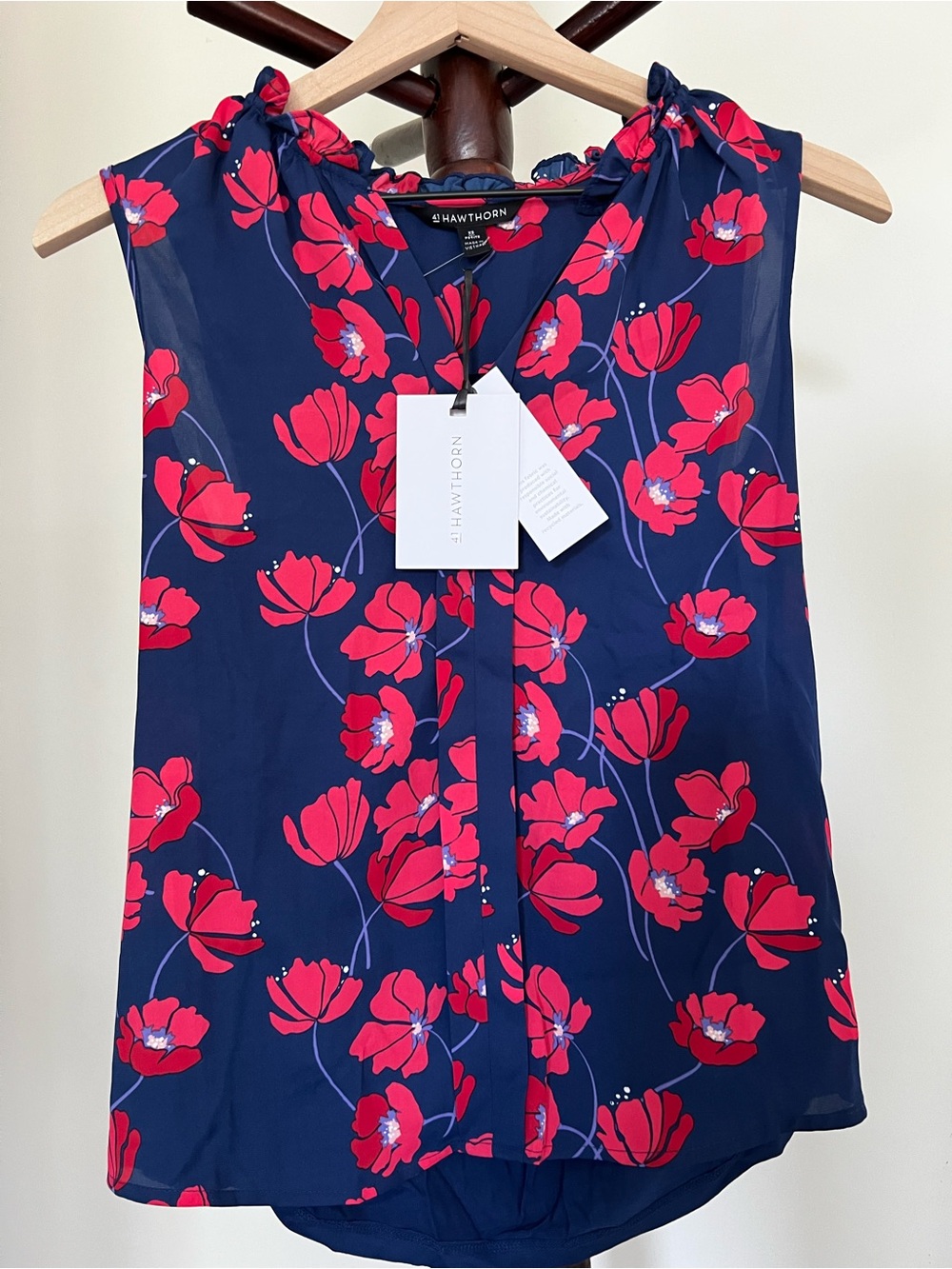 41 Hawthorn XS Petite Floral Blouse Navy Red Poppy Sleeveless Pleated NWT